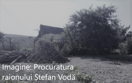 Inca un cadavru, gasit ingropat in aceeasi gradina din Purcari in care a fost descoperit acum cateva zile un alt barbat fara suflare Inca un cadavru, gasit ingropat in aceeasi gradina din Purcari in care a fost descoperit acum cateva zile un alt barbat fara suflare