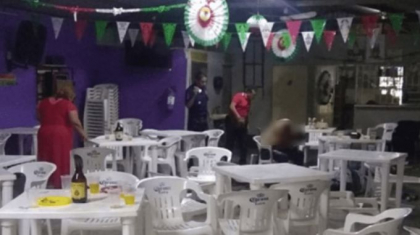 Cinci barbati au fost asasinati intr-un bar din statul mexican Tabasco de un grup armat Cinci barbati au fost asasinati intr-un bar din statul mexican Tabasco de un grup armat