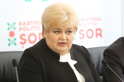 Reghina Apostolova a fost internata in spital, spune avocatul acesteia. Nici n-a inceput sa fie audiata de procurori, ca si-a pierdut cunostinta Reghina Apostolova a fost internata in spital, spune avocatul acesteia. Nici n-a inceput sa fie audiata de procurori, ca si-a pierdut cunostinta