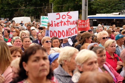 Reactia oficiala a partidului Sor, la protestul organizat in fata CNA: Peste trei mii de oameni cer eliberarea Marinei Tauber si a Reghinei Apostolova, iar in multime sunt infiltrati provocatori - GALERIE FOTO Reactia oficiala a partidului Sor, la protestul organizat in fata CNA: Peste trei mii de oameni cer eliberarea Marinei Tauber si a Reghinei Apostolova, iar in multime sunt infiltrati provocatori - GALERIE FOTO