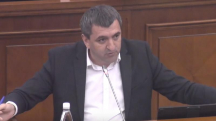 Lilian Carp atentioneaza politicienii sa se abtina de la indicatii si declaratii referitor la vizitele Procurorului General in parlament: „Se poate intampla ca azi calca pragul procurorul general aici, la Parlament, dar maine ar putea trece drumul si la dumneavoastra”