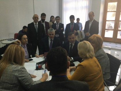 Cu jumatate de ora inainte de a se inchide CECEM Chisinau, Andei Nastase a ajuns din SUA pentru a se inregistra in calitate de candidat la functia de primar al capitalei - FOTO Cu jumatate de ora inainte de a se inchide CECEM Chisinau, Andei Nastase a ajuns din SUA pentru a se inregistra in calitate de candidat la functia de primar al capitalei - FOTO