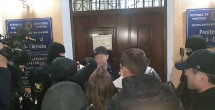 Liderul criminal in trafic de droguri, Oleg Pruteanu, alias "Borman", arestat de ofiterii PCCOCS. Cazul a fost preluat din Rusia - VIDEO Liderul criminal in trafic de droguri, Oleg Pruteanu, alias "Borman", arestat de ofiterii PCCOCS. Cazul a fost preluat din Rusia - VIDEO