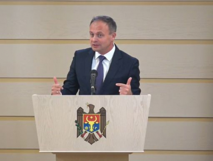 Andrian Candu il propune ajutor lui Vadim Brinzan si-l cheama la audieri in parlament: "Va invitam sa discutam si sa va dam lectii de administrare" Andrian Candu il propune ajutor lui Vadim Brinzan si-l cheama la audieri in parlament: "Va invitam sa discutam si sa va dam lectii de administrare"