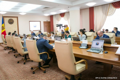 Socialistii ar putea sa-si asume responsabilitatea pentru unele ministere: "Noi ne-am inteles ca dupa alegerile locale, dupa campanie, vom reveni la tema activitatii Guvernului si la participarea socialistilor in executiv” Socialistii ar putea sa-si asume responsabilitatea pentru unele ministere: "Noi ne-am inteles ca dupa alegerile locale, dupa campanie, vom reveni la tema activitatii Guvernului si la participarea socialistilor in executiv”