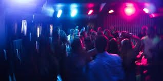 Clipe de groaza la o discoteca din Telenesti. Un tanar a fost ucis, iar altul se afla in stare grava la spital, dupa ce doi baieti, veniti din alta localitate au intrat in clubul de noapte, i-au luat la bataie si i-au injunghiat Clipe de groaza la o discoteca din Telenesti. Un tanar a fost ucis, iar altul se afla in stare grava la spital, dupa ce doi baieti, veniti din alta localitate au intrat in clubul de noapte, i-au luat la bataie si i-au injunghiat