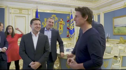 Intalnire inedita intre Tom Cruise si Zelenski: „Arati foarte bine, ca si in filme” Intalnire inedita intre Tom Cruise si Zelenski: „Arati foarte bine, ca si in filme”