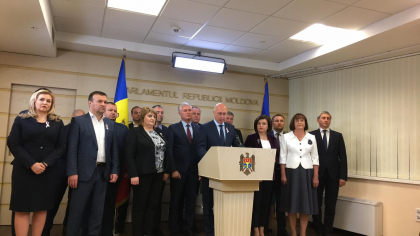 Pavel Filip se adreseaza blocului ACUM: „PD este gata sa ofere voturi pentru alegerea unui procuror european, haideti sa punem capat dezmatului din justitie si haosului din tara” Pavel Filip se adreseaza blocului ACUM: „PD este gata sa ofere voturi pentru alegerea unui procuror european, haideti sa punem capat dezmatului din justitie si haosului din tara”