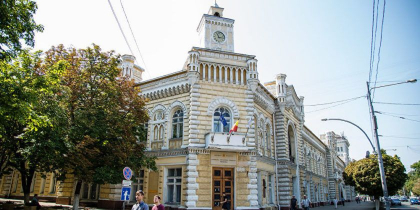 Un candidat la functia de primar de Chisinau isi anunta retragerea din cursa electorala, in favoarea lui Andrei Nastase Un candidat la functia de primar de Chisinau isi anunta retragerea din cursa electorala, in favoarea lui Andrei Nastase