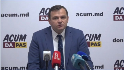 Primele declaratii ale lui Andrei Nastase dupa ce Curtea de Apel i-a validat mandatul de primar. In discursul sau acesta i-a invinuit pe Plahotniuc, Dodon si Ceban ca i-au furat voturile, facand astfel o „crima impotriva democratiei”. Cand va merge la primarie - VIDEO Primele declaratii ale lui Andrei Nastase dupa ce Curtea de Apel i-a validat mandatul de primar. In discursul sau acesta i-a invinuit pe Plahotniuc, Dodon si Ceban ca i-au furat voturile, facand astfel o „crima impotriva democratiei”. Cand va merge la primarie - VIDEO