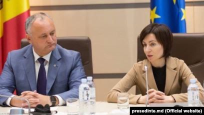 Replica dura de la Igor Dodon pentru Maia Sandu, dupa ce i-a spus ca „deciziile in guvern se iau de catre premier, iar presedintele nu are decat sa se dea cu parerea ca un cetatean de rand”: „Daca presedintele si PSRM vor considera ca trebuie operate schimbari, acestea vor avea loc” Replica dura de la Igor Dodon pentru Maia Sandu, dupa ce i-a spus ca „deciziile in guvern se iau de catre premier, iar presedintele nu are decat sa se dea cu parerea ca un cetatean de rand”: „Daca presedintele si PSRM vor considera ca trebuie operate schimbari, acestea vor avea loc”