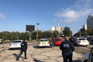 Agentii FISC si ANTA au descins pe strazile capitalei: au fost verificate masinile de taxi - VIDEO Agentii FISC si ANTA au descins pe strazile capitalei: au fost verificate masinile de taxi - VIDEO