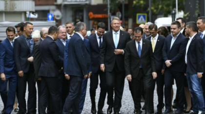 Surse: Intalnire intre Iohannis si liderii partidelor, inaintea desemnarii noului premier Surse: Intalnire intre Iohannis si liderii partidelor, inaintea desemnarii noului premier