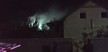 O casa a luat foc la Balti - VIDEO/GALERIE FOTO