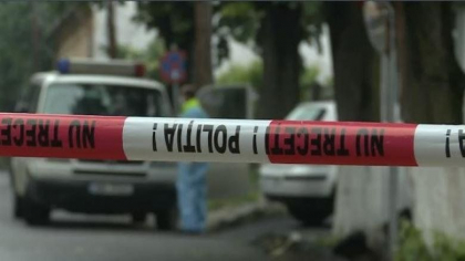Un moldovean a fost injunghiat in plina strada de un roman, la Budapesta. Faptasul a fost prins in Romania si predat politistilor maghiari