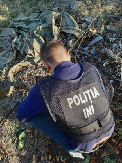Faceau in jur de 15 mii de lei pe zi din vanzarea drogurilor. O grupare criminala, deconspirata de oamenii legii. Cum actionau acestia - FOTO Faceau in jur de 15 mii de lei pe zi din vanzarea drogurilor. O grupare criminala, deconspirata de oamenii legii. Cum actionau acestia - FOTO