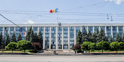 Angajatii MECC eliberati din functie dupa schimbarea Guvernului au primit aproape 400.000 de lei Angajatii MECC eliberati din functie dupa schimbarea Guvernului au primit aproape 400.000 de lei