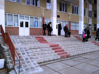 Scandal la o sectie de votare de la Ciocana. O persoana, care ar fi fost drogata, a incercat sa voteze Scandal la o sectie de votare de la Ciocana. O persoana, care ar fi fost drogata, a incercat sa voteze