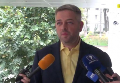 "Sa putem zambi fara praf in gura si fara sa ne tinem de nas din cauza mirosului urat". Declaratiile facute de Dumitru Tira, dupa ce a iesit din cabina de vot "Sa putem zambi fara praf in gura si fara sa ne tinem de nas din cauza mirosului urat". Declaratiile facute de Dumitru Tira, dupa ce a iesit din cabina de vot