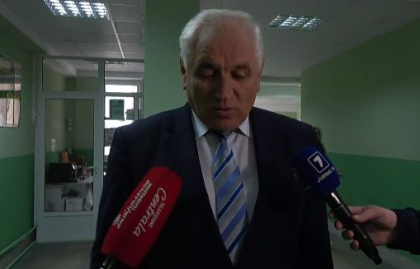 Candidatul partidului Sor, Valerii Klimenco, a votat: "Daca chisinauienii nu si-au iesit inca din minti, ei ii vor alege pe cei care stiu a face ceva in viata asta". Declaratiile acestuia - VIDEO Candidatul partidului Sor, Valerii Klimenco, a votat: "Daca chisinauienii nu si-au iesit inca din minti, ei ii vor alege pe cei care stiu a face ceva in viata asta". Declaratiile acestuia - VIDEO