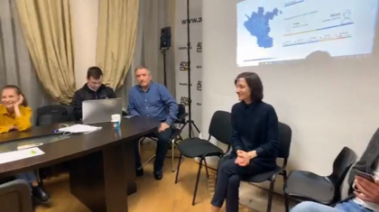 Maia Sandu s-a filmat impreuna cu echipa la sediul PAS si a indemnat oamenii sa iasa la vot - VIDEO