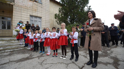 Democratii au castigat detasat alegerile in satul Risipeni, unde s-a nascut Maia Sandu. Cat a acumulat candidatul blocului ACUM - FOTO