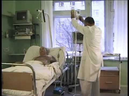 Un barbat de 67 de ani a ajuns in reanimare, dupa ce a fost batut cu lopata de vecinul sau. Motivul: un caine dezlegat