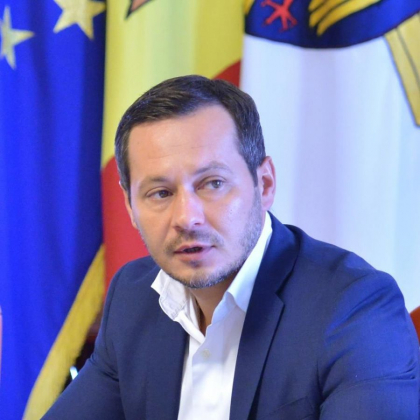 Ruslan Codreanu, despre alegerile electorale: " E ceata din nou in Moldova. Cod galben de ceata in toata tara" Ruslan Codreanu, despre alegerile electorale: " E ceata din nou in Moldova. Cod galben de ceata in toata tara"
