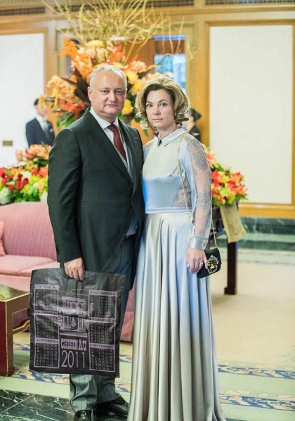 Internautii s-au amuzat pe seama aparitiei lui Igor Dodon la ceremonia de intronare a imparatului Naruhito al Japoniei. Iata unul dintre meme-uri - FOTO
