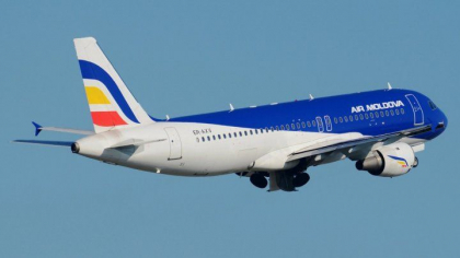 Air Moldova vine cu o reactie privind pasagerul buclucas de pe cursa Londra- Chisinau. Barbatul ce a urcat beat in avion, dandu-se in spectacol a fost inclus in lista neagra a companiei Air Moldova vine cu o reactie privind pasagerul buclucas de pe cursa Londra- Chisinau. Barbatul ce a urcat beat in avion, dandu-se in spectacol a fost inclus in lista neagra a companiei