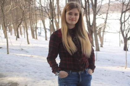 Familia unei tinere care a fost lovita de o masina pe o strada de la Ciocana si a stat in coma timp de o luna cere ajutorul oamenilor: "Tratamentul de reabilitare este de durata, cu implicarea diferitor specialisti si, desigur, necesita cheltuieli enorme"
