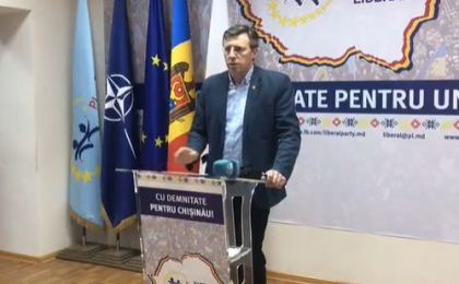 Dorin Chirtoaca face declaratii dupa inchiderea sectiilor de votare: "Nu am mers pentru candidatul blocului ACUM, am mers impotriva candidatului socialist" - VIDEO