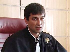 Ultima ora. Judecatorul CSJ, Oleg Sternioala, retinut pentru spalare de bani in proportii deosebit de mari Ultima ora. Judecatorul CSJ, Oleg Sternioala, retinut pentru spalare de bani in proportii deosebit de mari