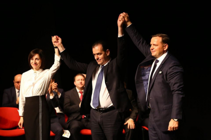 Maia Sandu l-a felicitat pe noul prim-ministru din Romania, Ludovic Orban: "Vom intensifica relatia dintre Romania si Republica Moldova" Maia Sandu l-a felicitat pe noul prim-ministru din Romania, Ludovic Orban: "Vom intensifica relatia dintre Romania si Republica Moldova"