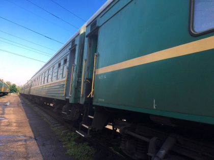Piese auto, telefoane mobile, haine si alte marfuri in valoare de peste 150 de mii lei, depistate in doua trenuri de pe ruta Moscova - Chisinau. Bunurile urmau sa ajunga in pietele din Moldova. Ce risca 5 insotitori de vagon - GALERIE FOTO Piese auto, telefoane mobile, haine si alte marfuri in valoare de peste 150 de mii lei, depistate in doua trenuri de pe ruta Moscova - Chisinau. Bunurile urmau sa ajunga in pietele din Moldova. Ce risca 5 insotitori de vagon - GALERIE FOTO