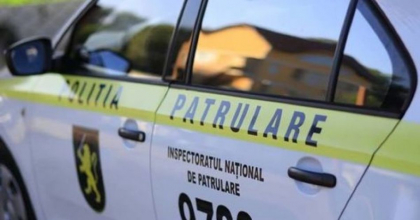 Au oprit un sofer care era beat la volan si i-au cerut 150 de euro pentru a nu-l amenda conform legii. Doi politisti din Drochia, cercetati de CNA. Ce au gasit oamenii legii in birourile acestora Au oprit un sofer care era beat la volan si i-au cerut 150 de euro pentru a nu-l amenda conform legii. Doi politisti din Drochia, cercetati de CNA. Ce au gasit oamenii legii in birourile acestora