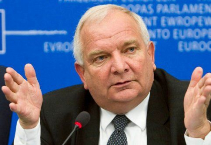 Reactia dura a presedintelui PPE, Joseph Daul, dupa demiterea Guvernului Sandu: "Este o alta tradare socialista a cetatenilor, a tarii si a generatiilor viitoare"