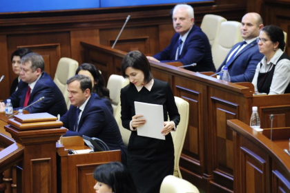 Maia Sandu il acuza pe Igor Dodon ca arunca tara in haos fara buget si finantare externa asigurata - VIDEO Maia Sandu il acuza pe Igor Dodon ca arunca tara in haos fara buget si finantare externa asigurata - VIDEO
