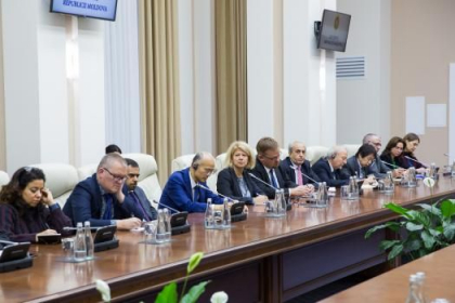 Ion Chicu s-a intalnit cu ambasadorii acreditati la Chisinau: "Relatiile cu Uniunea Europeana si implementarea Acordului de Asociere raman o prioritate majora pentru Guvern"