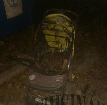 Trei incendii intr-o seara. Un carucior, un covor si niste scanduri au luat foc pe etajele unui bloc din capitala. Localnica: "Politia da din umeri, noi ce sa facem?" - FOTO Trei incendii intr-o seara. Un carucior, un covor si niste scanduri au luat foc pe etajele unui bloc din capitala. Localnica: "Politia da din umeri, noi ce sa facem?" - FOTO