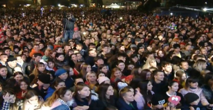 Olga Buzova canta pe scena de la Balti, intr-un concert dedicat studentilor -VIDEO