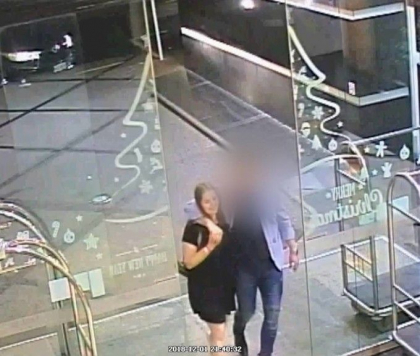 Povestea socanta a unei fete care si-a planificat o intalnire pe Tinder. Cum a fost ucisa - VIDEO Povestea socanta a unei fete care si-a planificat o intalnire pe Tinder. Cum a fost ucisa - VIDEO