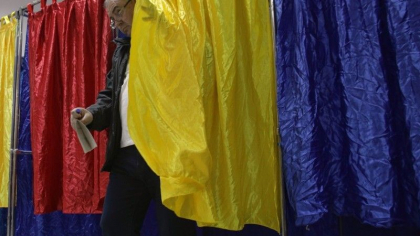 Alegeri Prezidentiale 2019 Romania, turul 2. Prezenta la urne: 8 milioane de romani au votat pana la 18:00. Rezultate LIVE de la BEC Alegeri Prezidentiale 2019 Romania, turul 2. Prezenta la urne: 8 milioane de romani au votat pana la 18:00. Rezultate LIVE de la BEC