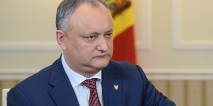 Desi spune ca are o agenda incarcata, Dodon promite sa raspunda pe Youtube la intrebarile cetatenilor. Chiar daca s-a laudat ca vorbeste mereu cu oamenii in teritoriu, acesta sustine ca astfel va putea comunica si cu cei din diaspora Desi spune ca are o agenda incarcata, Dodon promite sa raspunda pe Youtube la intrebarile cetatenilor. Chiar daca s-a laudat ca vorbeste mereu cu oamenii in teritoriu, acesta sustine ca astfel va putea comunica si cu cei din diaspora