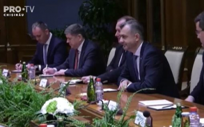Cum comenteaza Ion Chicu creditul care ar urma sa vina din partea Rusiei. Premierul spune ca va fi in valoare de 500 de milioane de dolari, iar presa rusa a scris ca este vorba despre 300 milioane de dolari: "Aici e confuzia"