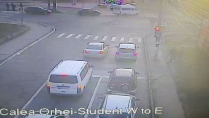 Atentie soferi! Semaforul de pe o strada din capitala, nu functioneaza