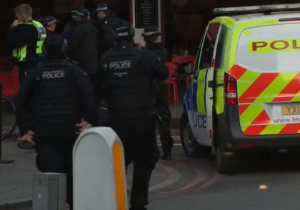 Incident armat la Londra. Podul Londrei a fost evacuat. Imagini LIVE Incident armat la Londra. Podul Londrei a fost evacuat. Imagini LIVE