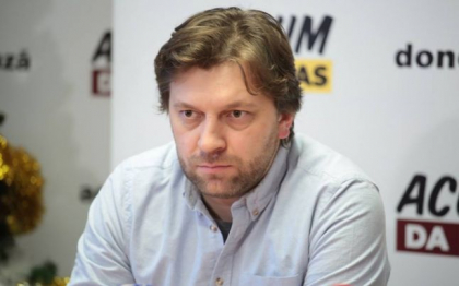 Dumitru Alaiba a renuntat la functia de vicepresedinte al Comisiei Economie, Buget si Finante: „Voi pune intrebari, voi cere actiune. Pentru asta nu ai nevoie de functia de vicepresedinte” Dumitru Alaiba a renuntat la functia de vicepresedinte al Comisiei Economie, Buget si Finante: „Voi pune intrebari, voi cere actiune. Pentru asta nu ai nevoie de functia de vicepresedinte”