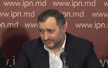 Vlad Filat a fost sfatuit de prietenii sai sa plece cat mai curand din tara: "Eu nu sunt las" Vlad Filat a fost sfatuit de prietenii sai sa plece cat mai curand din tara: "Eu nu sunt las"