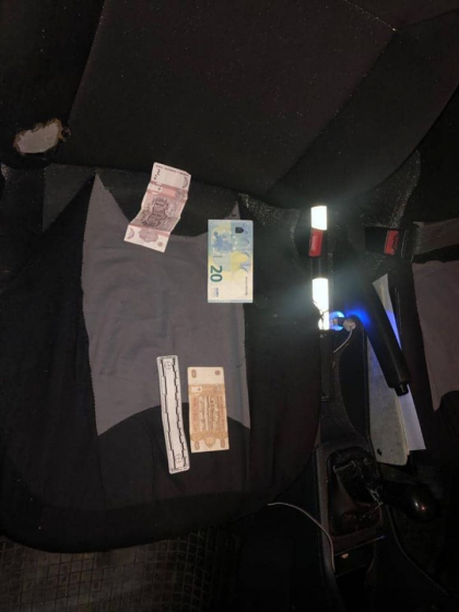 Drogata, cu narcotice la ea, fara permis de conducere si conducand neregulamentar. Cum o tanara din capitala a incercat sa mituiasca oamenii legii, dupa ce au oprit-o pentru verificari Drogata, cu narcotice la ea, fara permis de conducere si conducand neregulamentar. Cum o tanara din capitala a incercat sa mituiasca oamenii legii, dupa ce au oprit-o pentru verificari